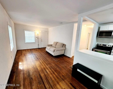 1823 E 25th Street - Photo Thumbnail 3