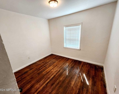 1823 E 25th Street - Photo Thumbnail 17