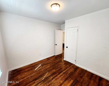 1823 E 25th Street - Photo Thumbnail 18