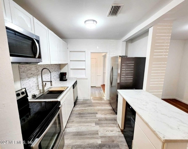1823 E 25th Street - Photo Thumbnail 5