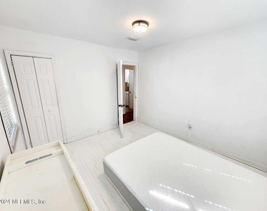 1823 E 25th Street - Photo Thumbnail 16