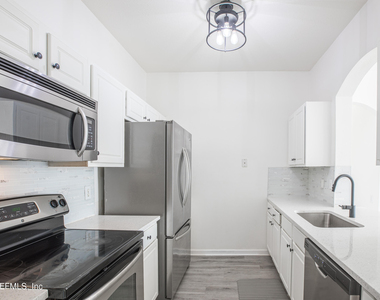7990 Baymeadows Road - Photo Thumbnail 9