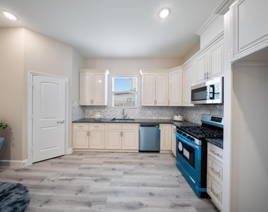 2015 Olivos Street - Photo Thumbnail 11