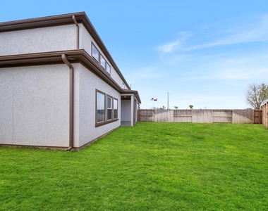 2015 Olivos Street - Photo Thumbnail 30
