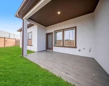 2015 Olivos Street - Photo Thumbnail 28