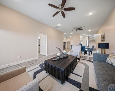 2015 Olivos Street - Photo Thumbnail 8