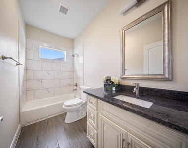 2015 Olivos Street - Photo Thumbnail 22