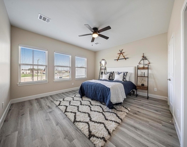 2015 Olivos Street - Photo Thumbnail 18