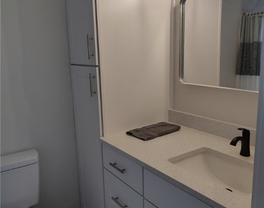 20711 Port Drive - Photo Thumbnail 11