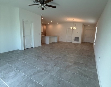 3850 Treasure Oak Way - Photo Thumbnail 13