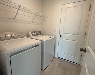 3850 Treasure Oak Way - Photo Thumbnail 36
