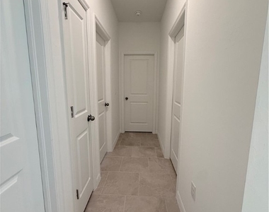 3850 Treasure Oak Way - Photo Thumbnail 15