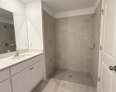 3850 Treasure Oak Way - Photo Thumbnail 33