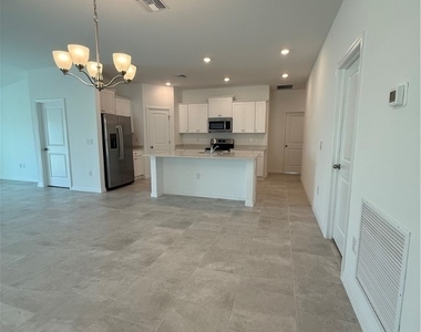 3850 Treasure Oak Way - Photo Thumbnail 4