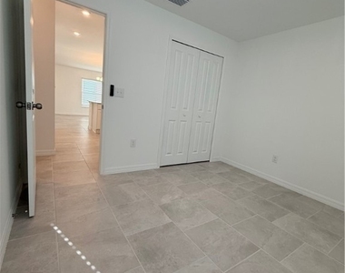 3850 Treasure Oak Way - Photo Thumbnail 17