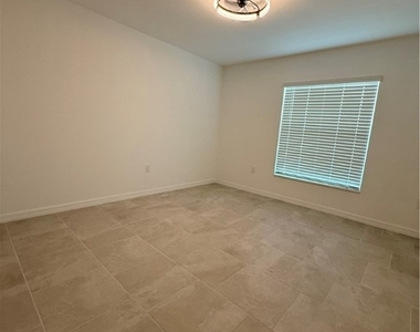 3850 Treasure Oak Way - Photo Thumbnail 26