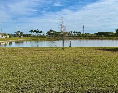 3850 Treasure Oak Way - Photo Thumbnail 12