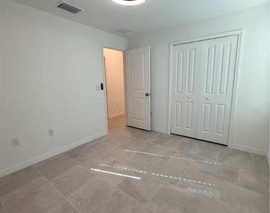 3850 Treasure Oak Way - Photo Thumbnail 23
