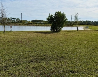 3850 Treasure Oak Way - Photo Thumbnail 11