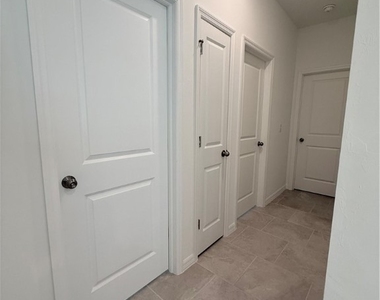 3850 Treasure Oak Way - Photo Thumbnail 14