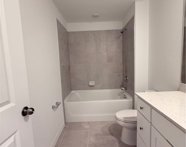 3850 Treasure Oak Way - Photo Thumbnail 20