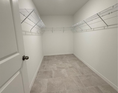 3850 Treasure Oak Way - Photo Thumbnail 35