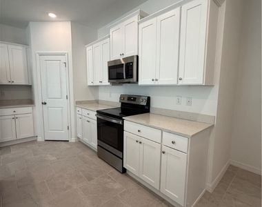 3850 Treasure Oak Way - Photo Thumbnail 8