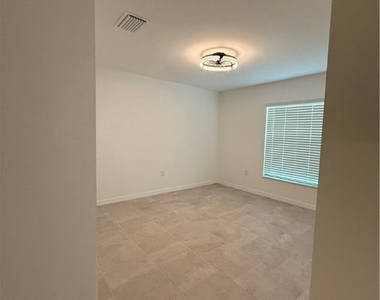 3850 Treasure Oak Way - Photo Thumbnail 25