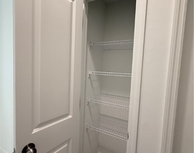 3850 Treasure Oak Way - Photo Thumbnail 18