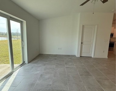 3850 Treasure Oak Way - Photo Thumbnail 10