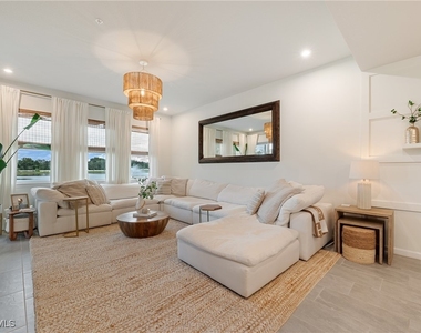 4638 Arboretum Circle - Photo Thumbnail 3