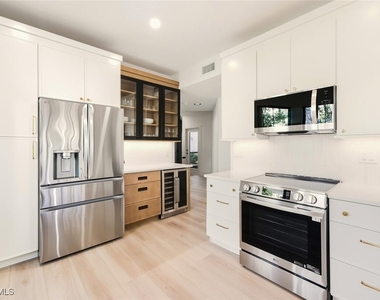 2396 Ravenna Boulevard - Photo Thumbnail 5
