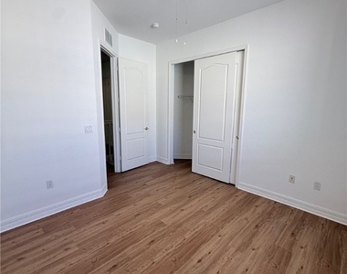 6010 Jonathans Bay Circle - Photo Thumbnail 26