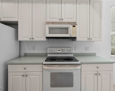 6010 Jonathans Bay Circle - Photo Thumbnail 3