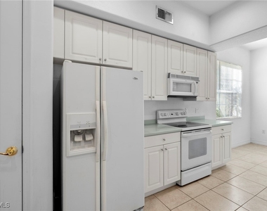 6010 Jonathans Bay Circle - Photo Thumbnail 4