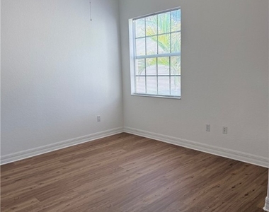 6010 Jonathans Bay Circle - Photo Thumbnail 27