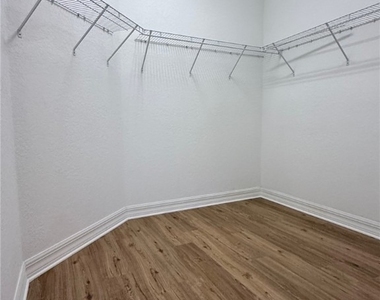6010 Jonathans Bay Circle - Photo Thumbnail 29
