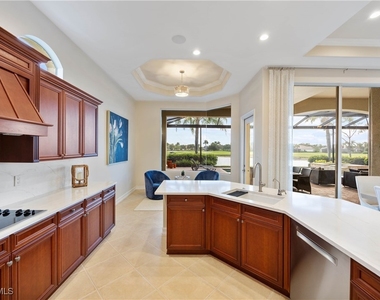 8950 Shenendoah Circle - Photo Thumbnail 12