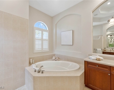 8950 Shenendoah Circle - Photo Thumbnail 17