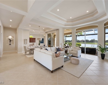 8950 Shenendoah Circle - Photo Thumbnail 4