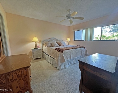 15400 Cedarwood Lane - Photo Thumbnail 12