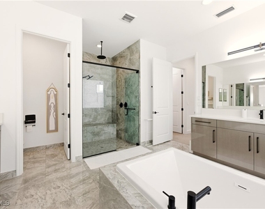 11899 Gardenia Avenue - Photo Thumbnail 20