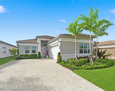11899 Gardenia Avenue - Photo Thumbnail 2