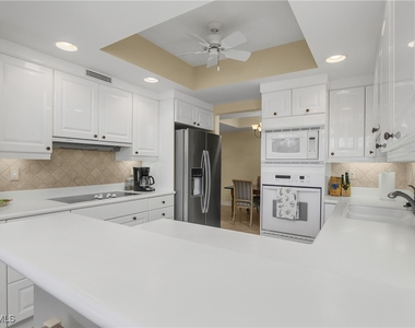 7225 Pelican Bay Boulevard - Photo Thumbnail 9