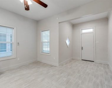 7133 Avenue C - Photo Thumbnail 5