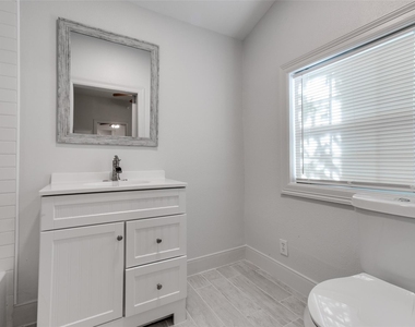 7133 Avenue C - Photo Thumbnail 10