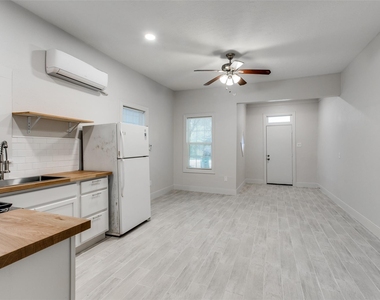 7133 Avenue C - Photo Thumbnail 4