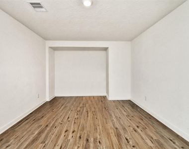 4850 Austin Meadow Lane - Photo Thumbnail 12