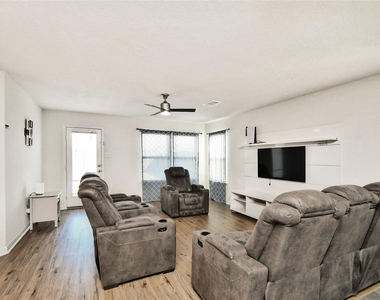 4850 Austin Meadow Lane - Photo Thumbnail 14