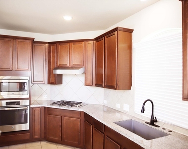 25981 N Kings Mill Lane - Photo Thumbnail 6
